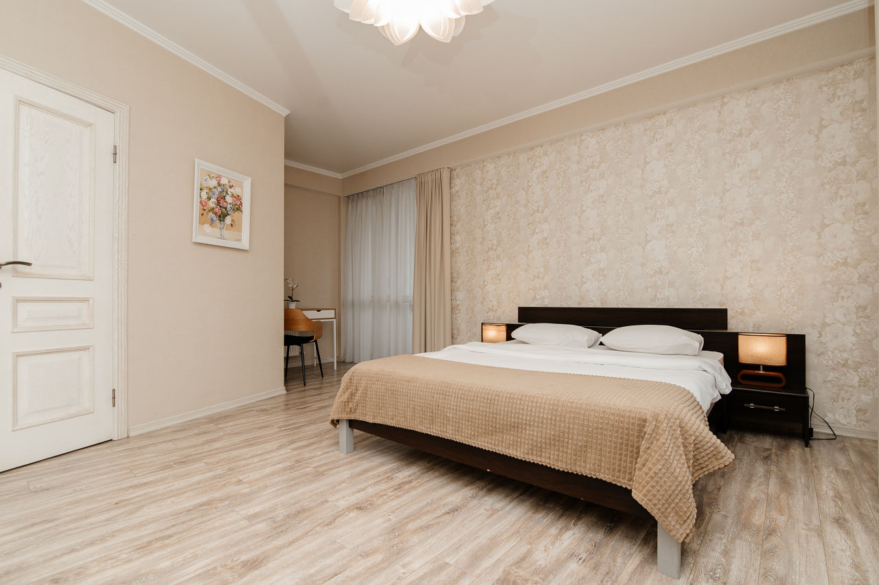 Apartament cu 2 camere, 85 m², Centru, Chișinău foto 9