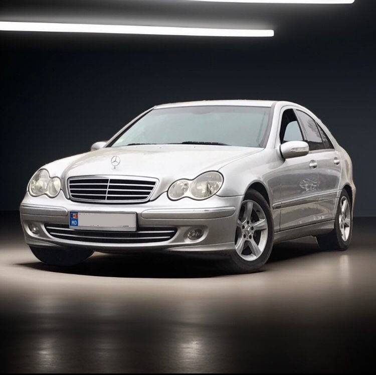 Mercedes C-Class foto 0