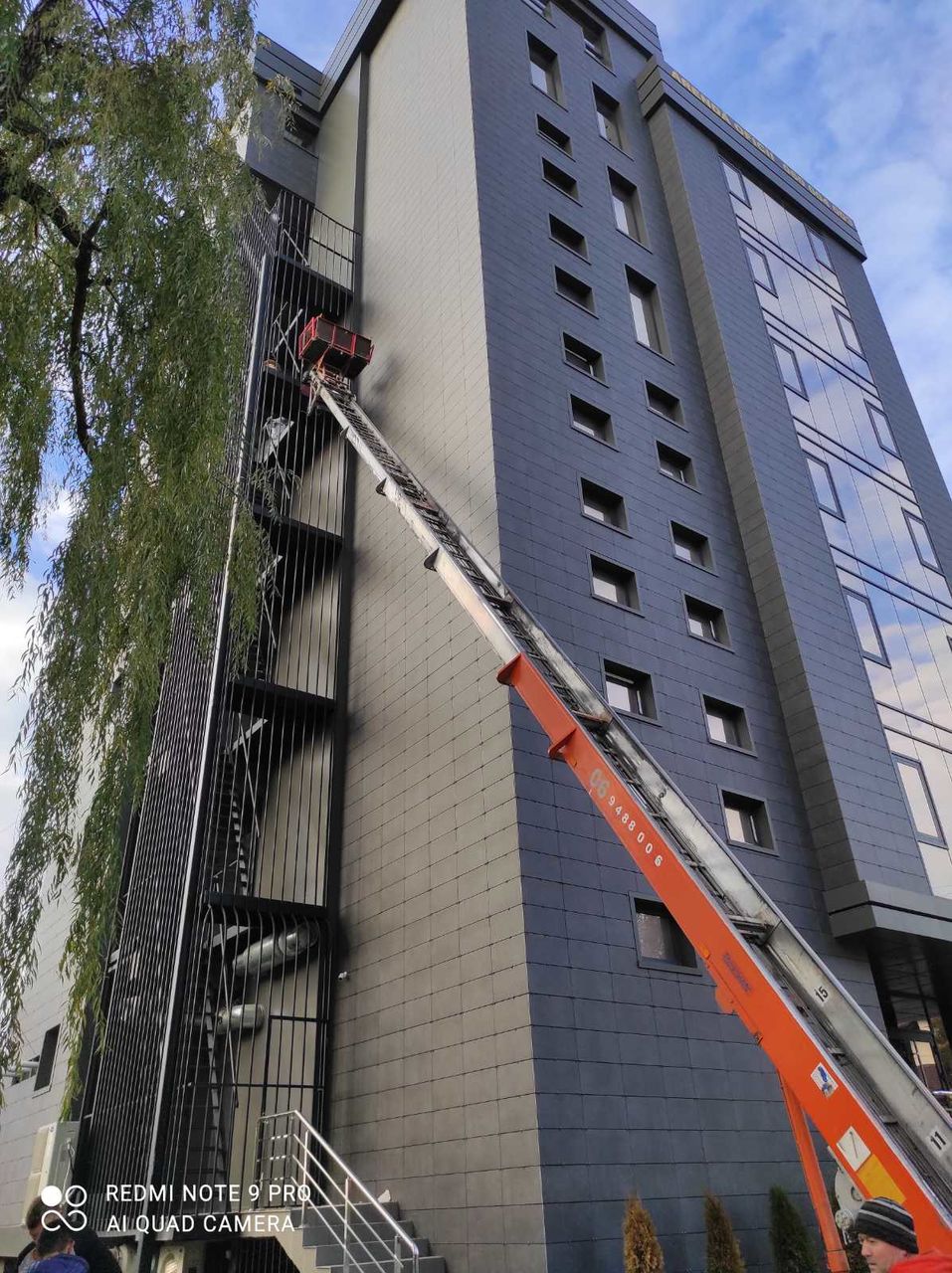 Lift mobil, auto lift de ridicare a materialelor de constructii foto 1