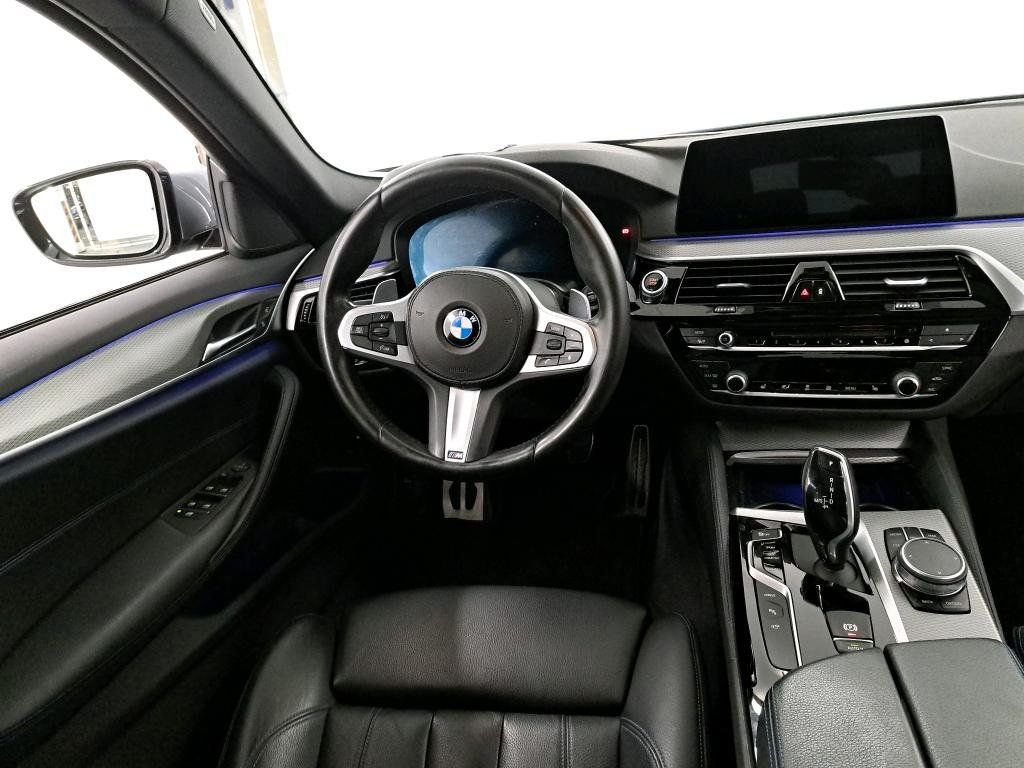 BMW 5 Series foto 4