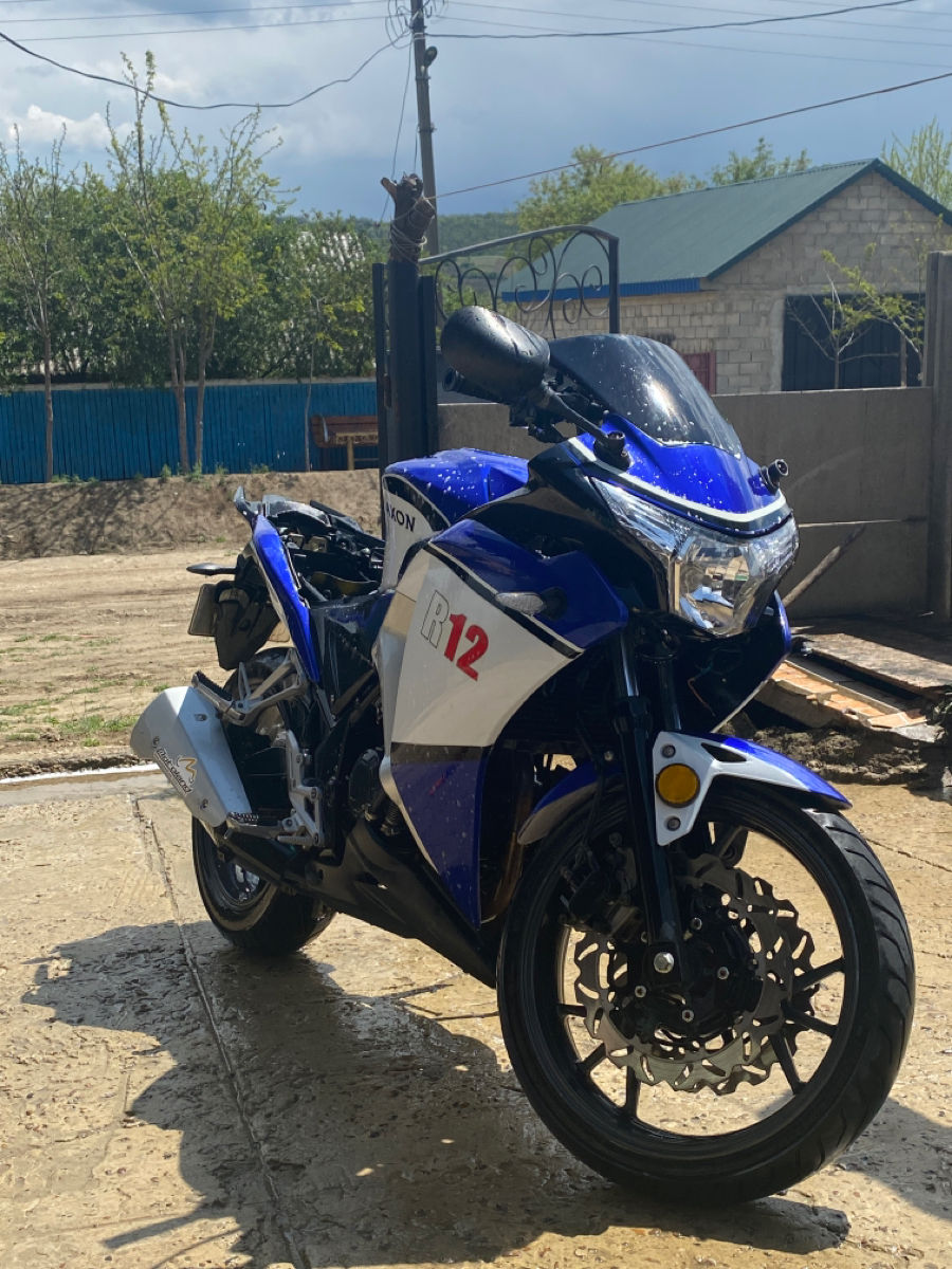 Maxon R12 foto 0