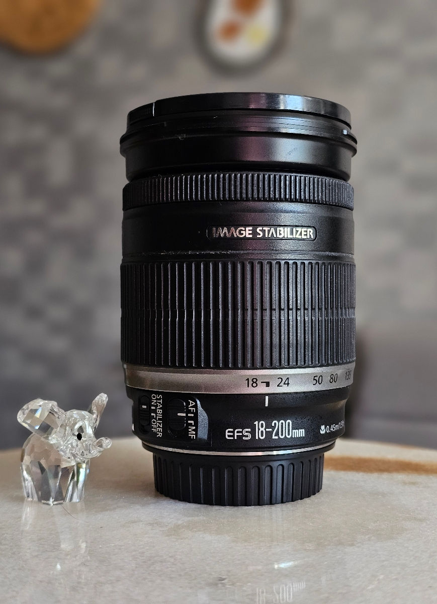 美品：CANON EFS18-200mm IS IMAGE STABILIZER Canon EF-S 18-200mm f/3.5-5.6 IS | Standard Zoom Lens