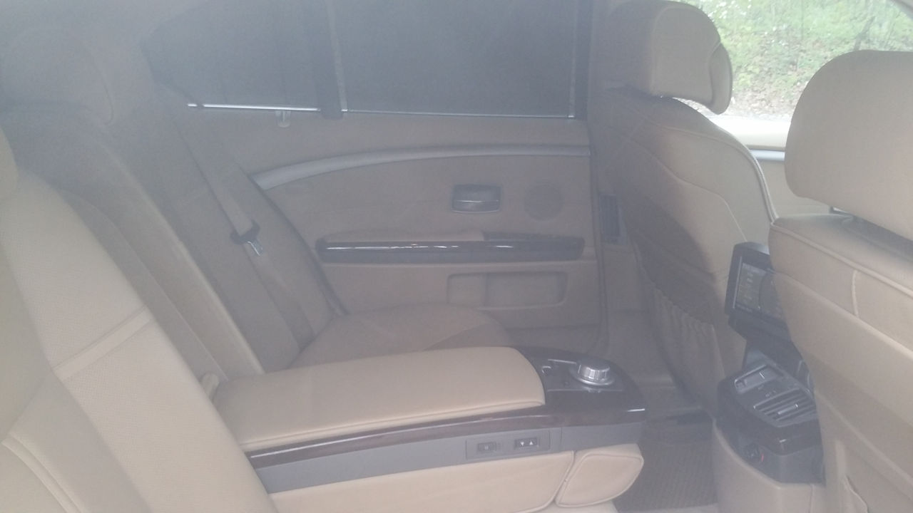 BMW 7 Series фото 6