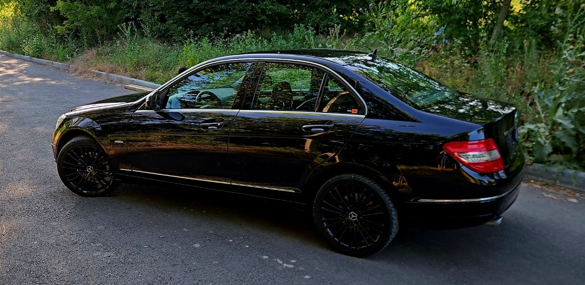 Mercedes C-Class фото 1