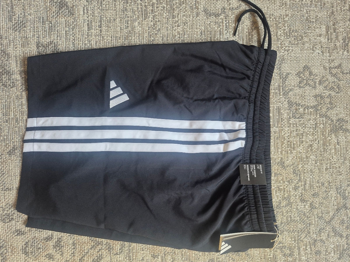 Оригинальные шорты Adidas ,размер м( 48-50) фото 1