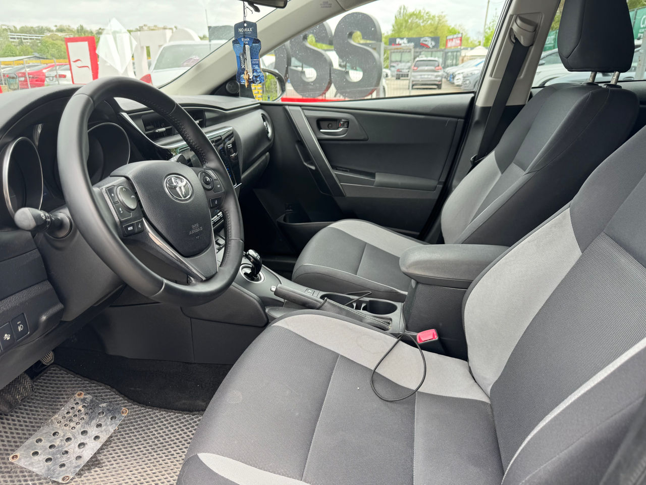 Toyota Auris foto 8