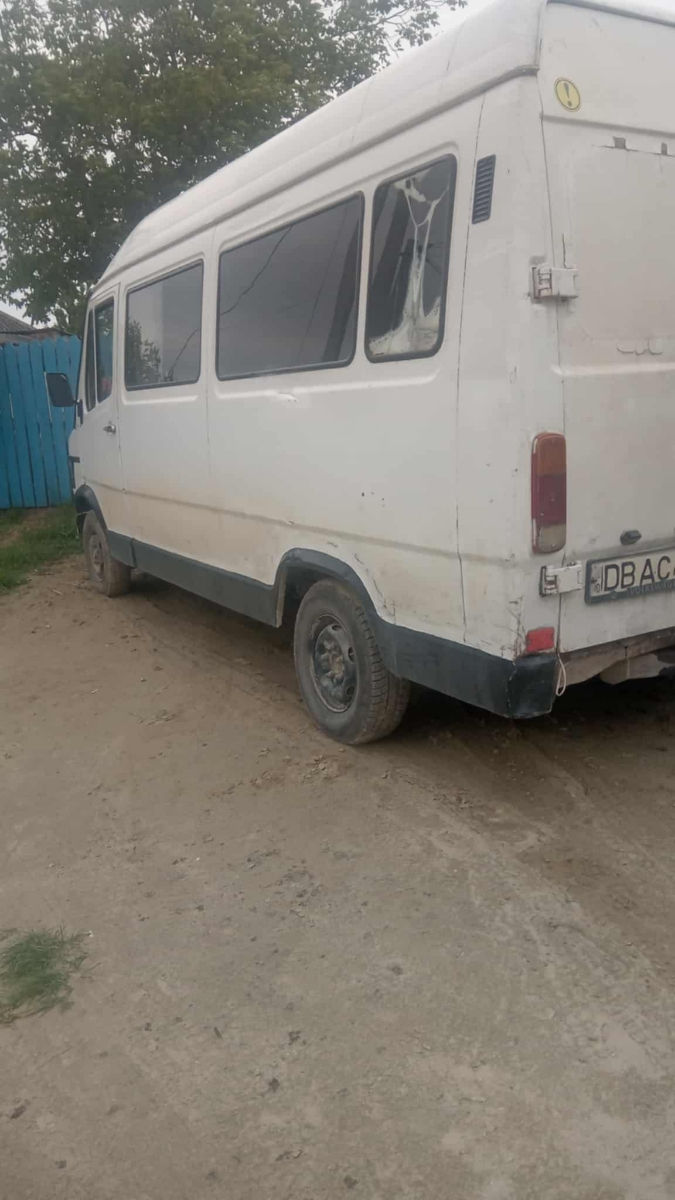 Mercedes Benz 208 фото 0