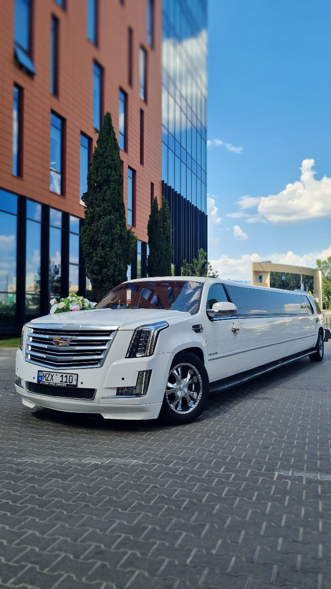 Limuzina Cadillac Escalade foto 0