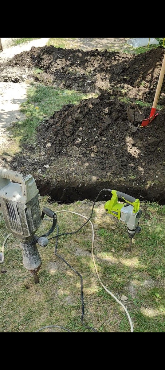 Копаем канализации / săparea de șanțuri, canalizare (fosă septică). foto 1