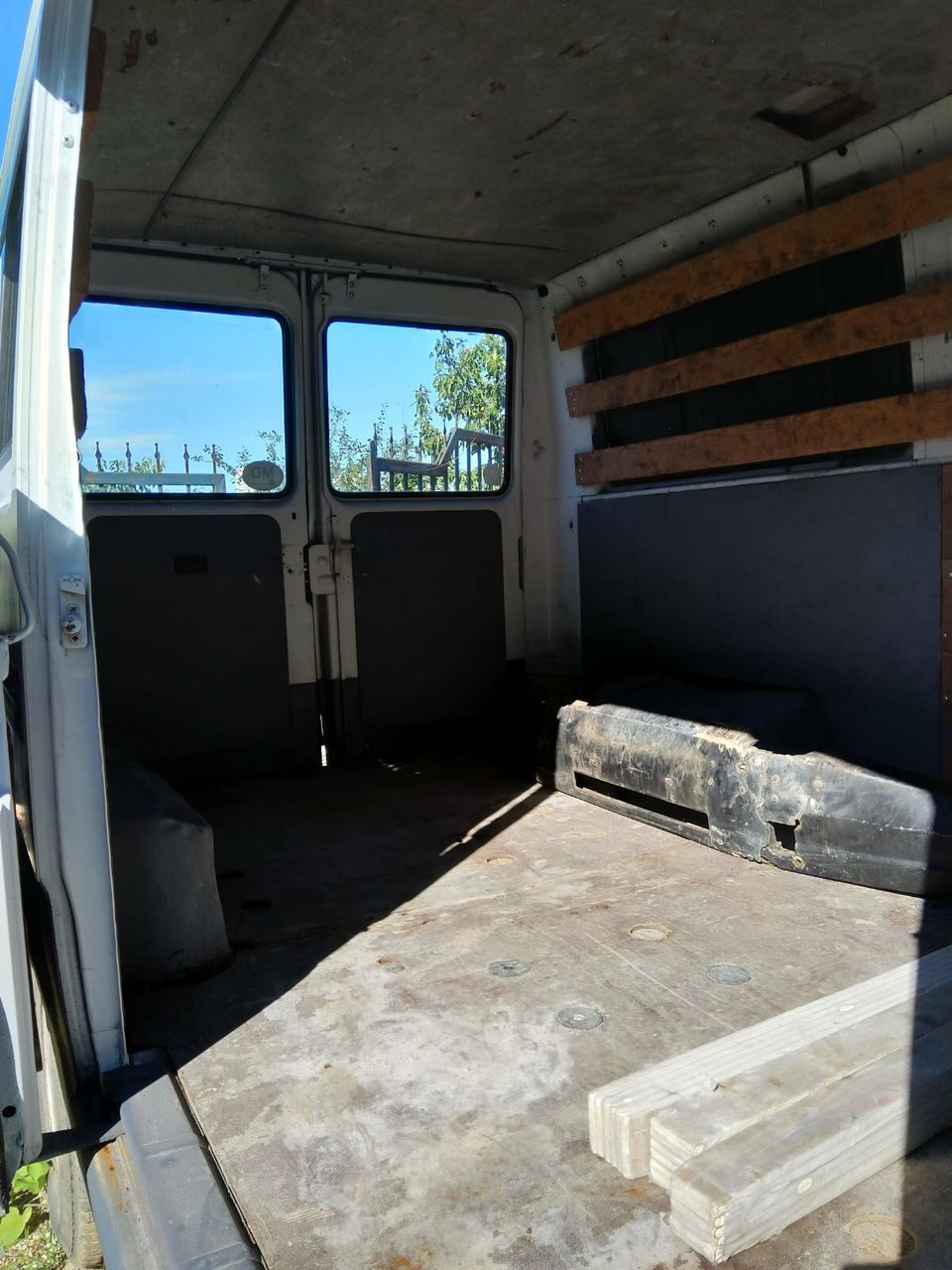 Mercedes 310D foto 1
