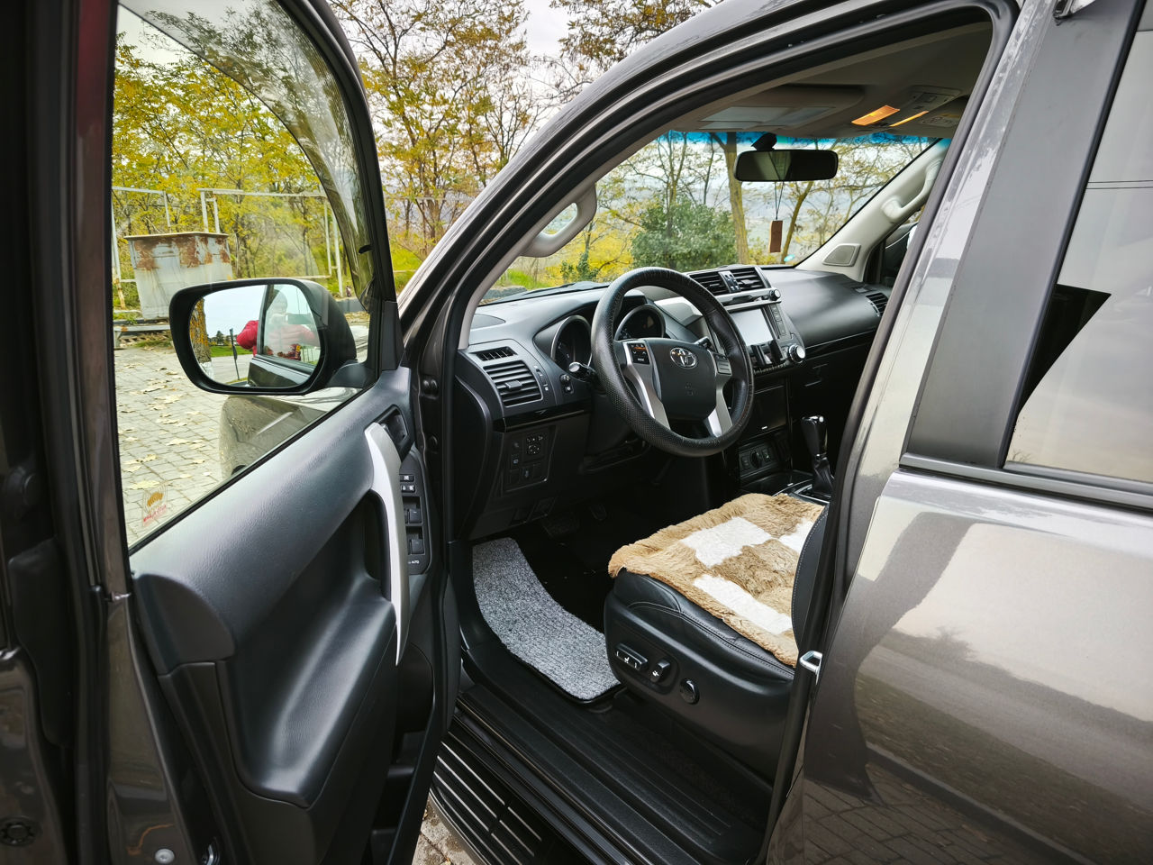 Toyota Land Cruiser Prado фото 1