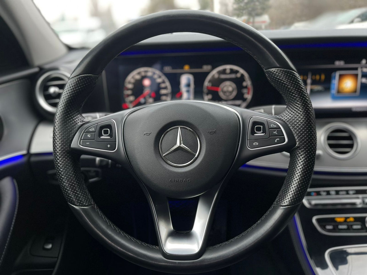 Mercedes E-Class foto 11