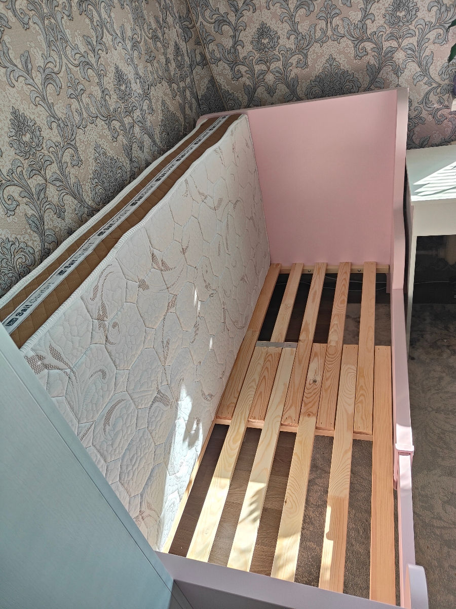 Vând pat nouă Ikea + saltea la comandă. foto 7