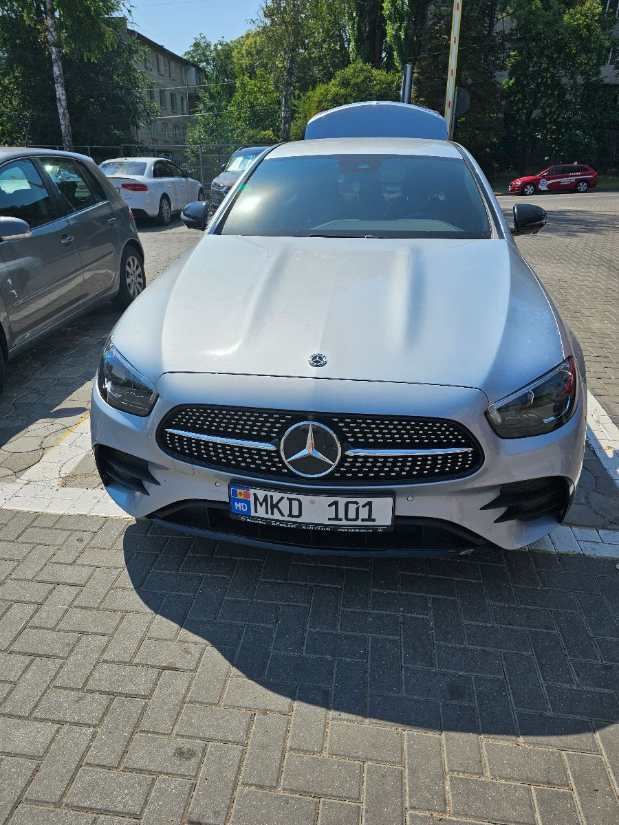 Mercedes E-Class foto 0