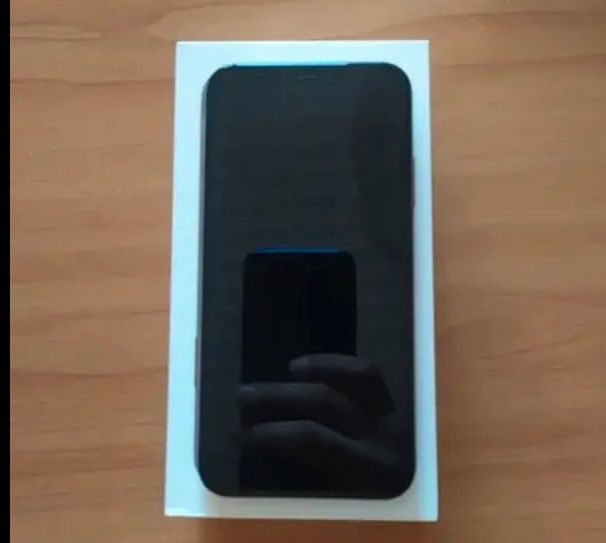 Продам IPhone XS на 64гб.