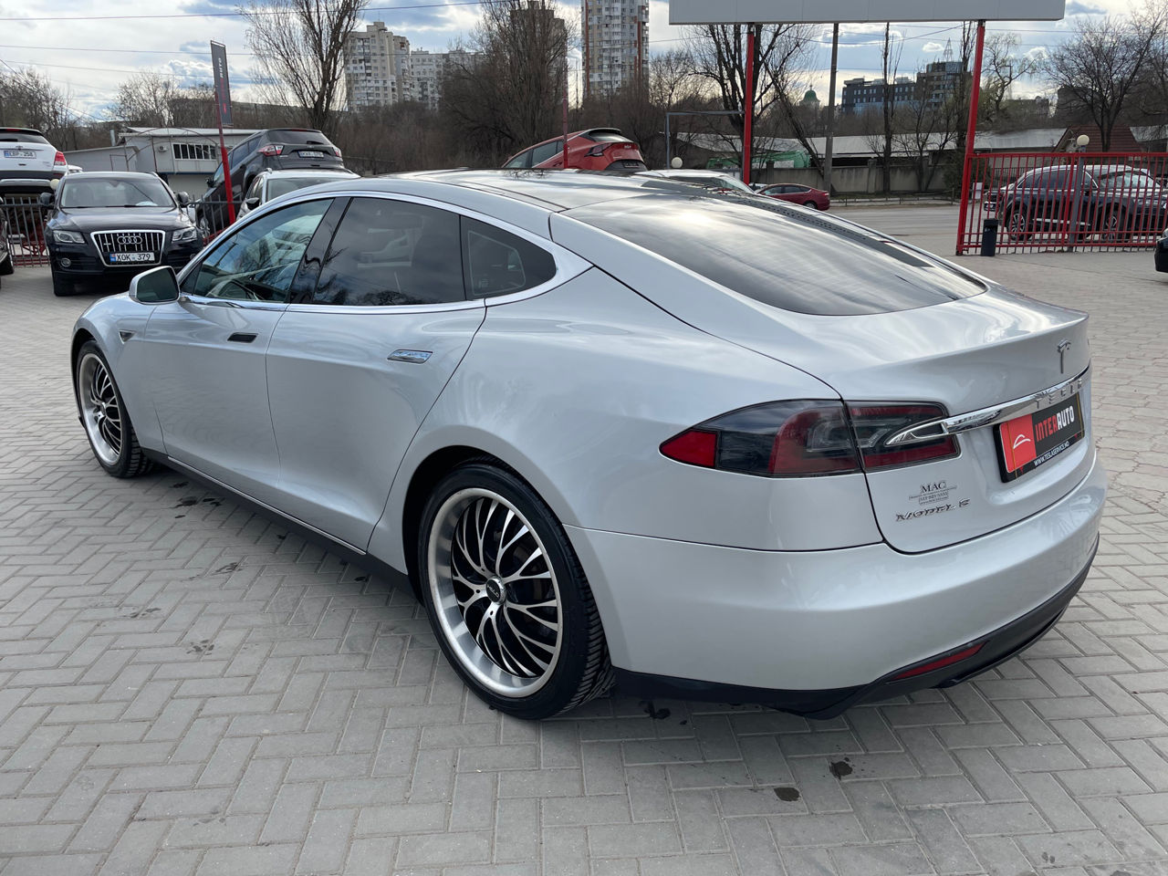 Tesla Model S foto 2