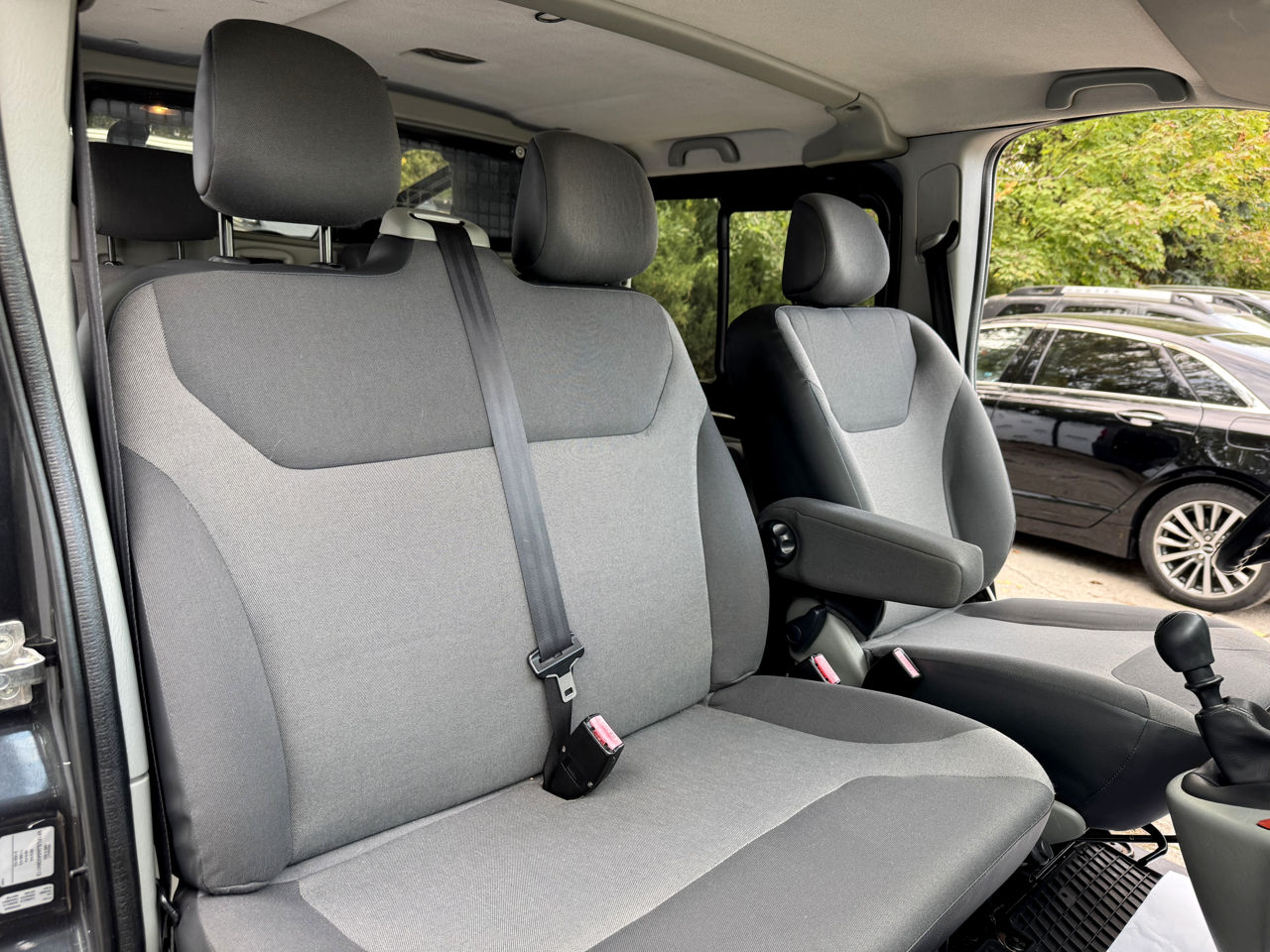 Renault Trafic 6 locuri foto 12