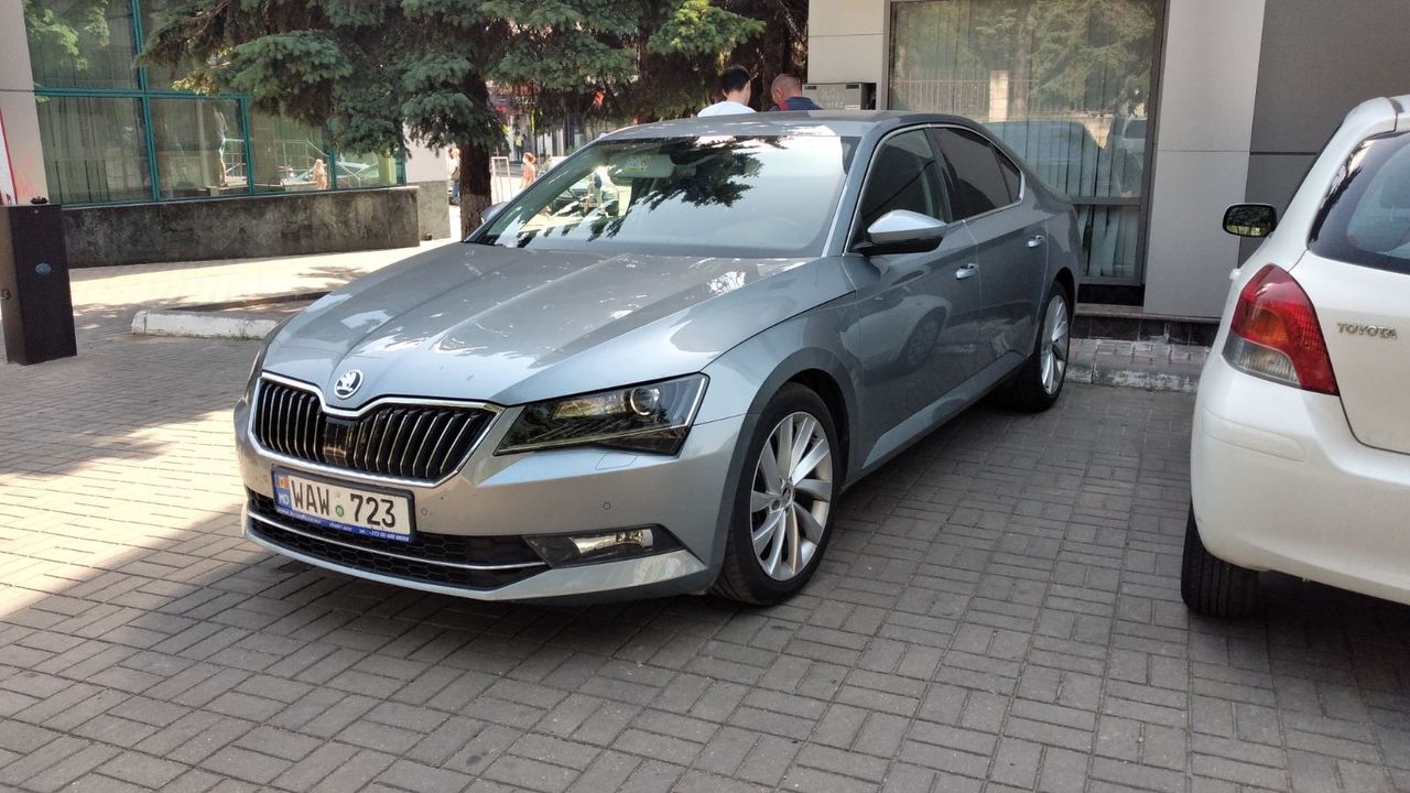 Прокат авто, аренда авто, chirie auto, rent a car.  24/24 foto 7