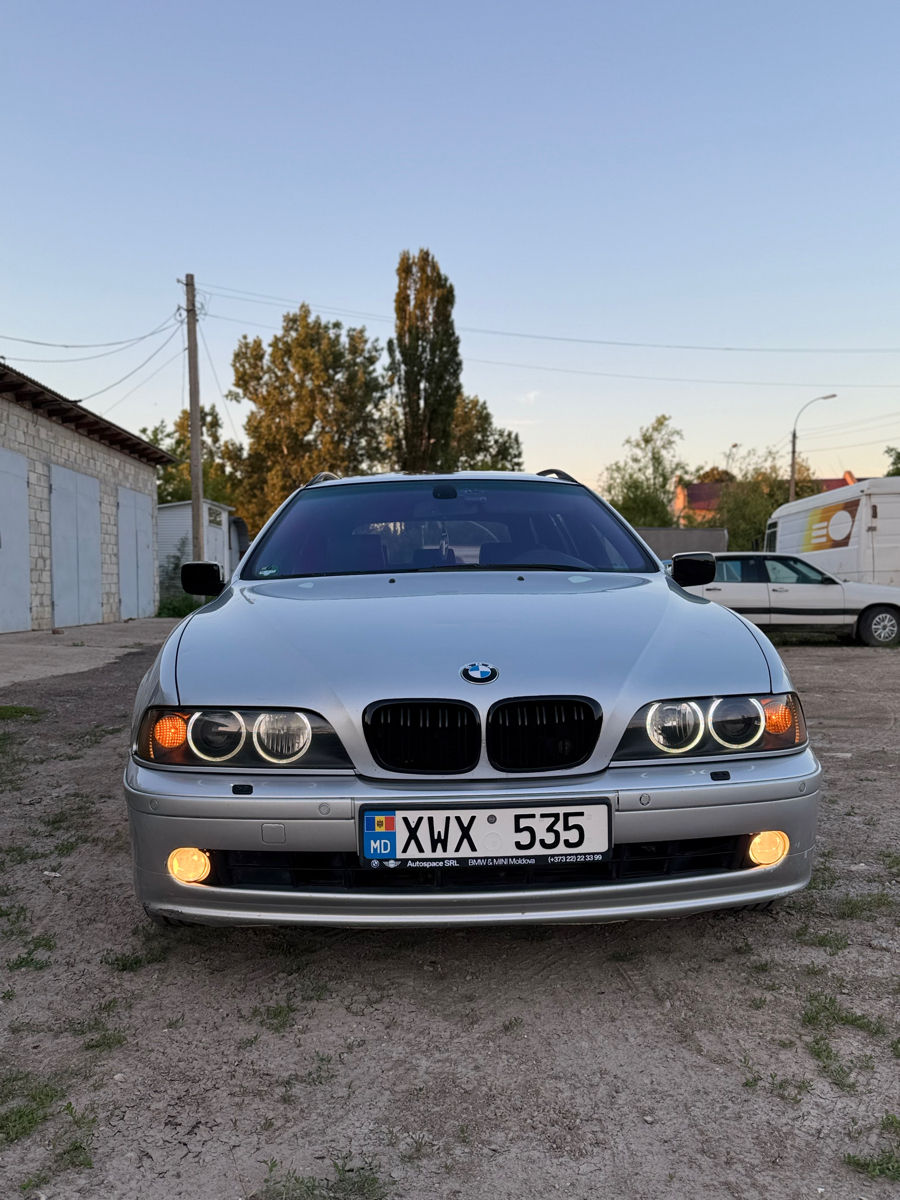 BMW 5 Series foto 0