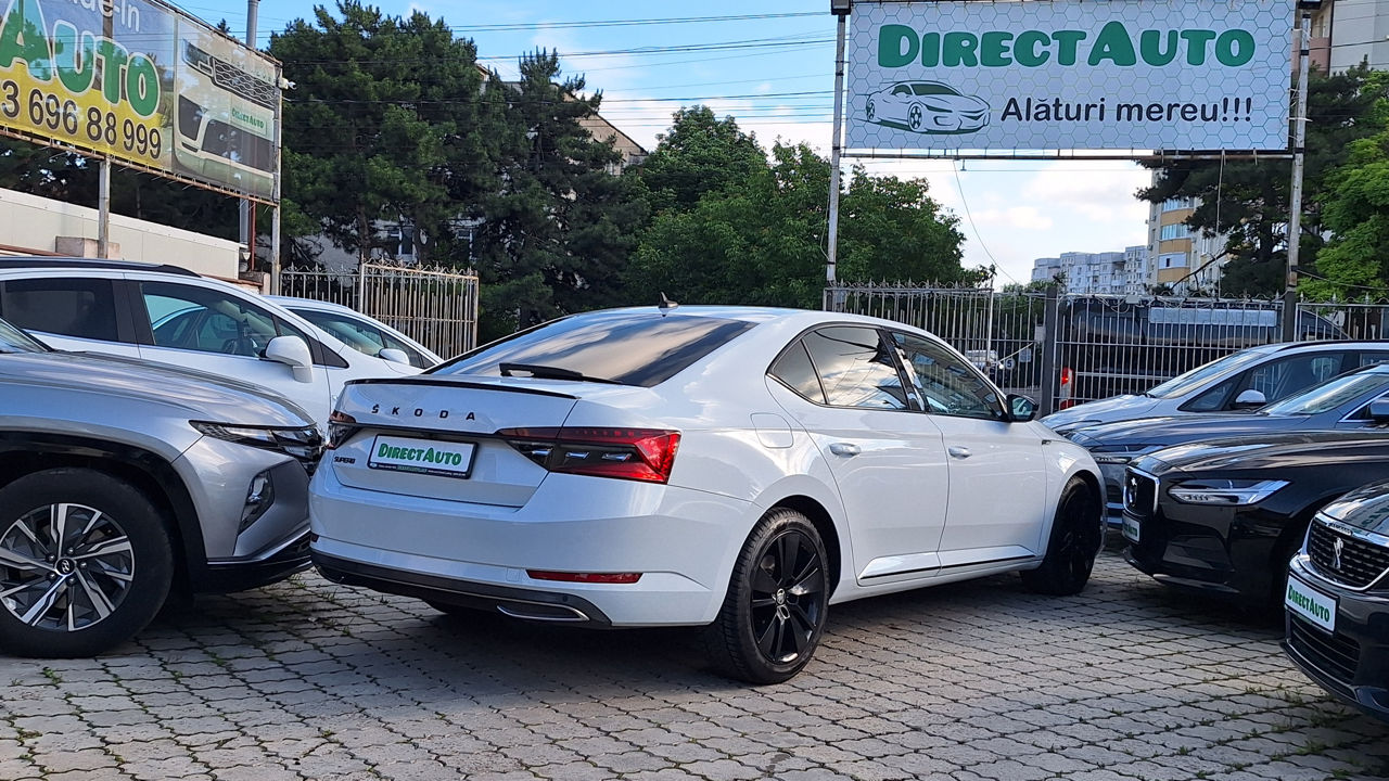 Skoda Superb foto 1