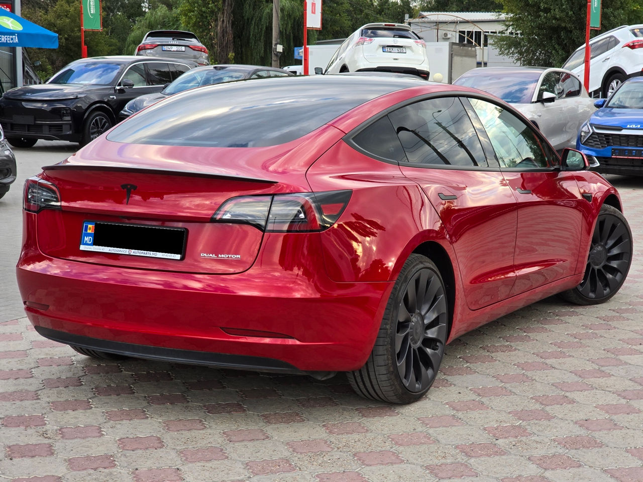 Tesla Model 3 foto 2