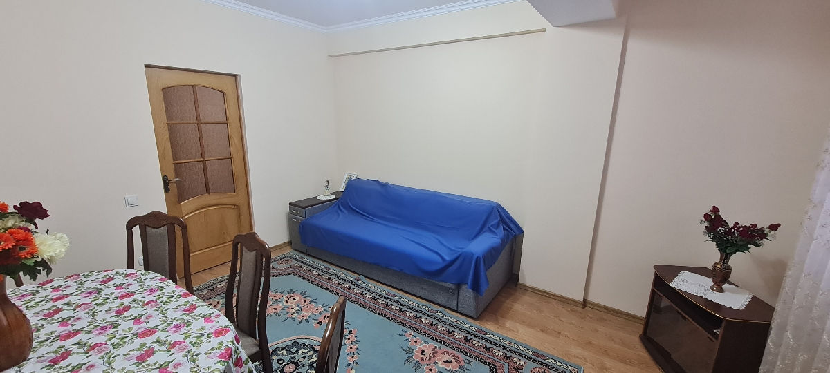 Apartament cu 2 camere, 55 m², Botanica, Chișinău foto 2