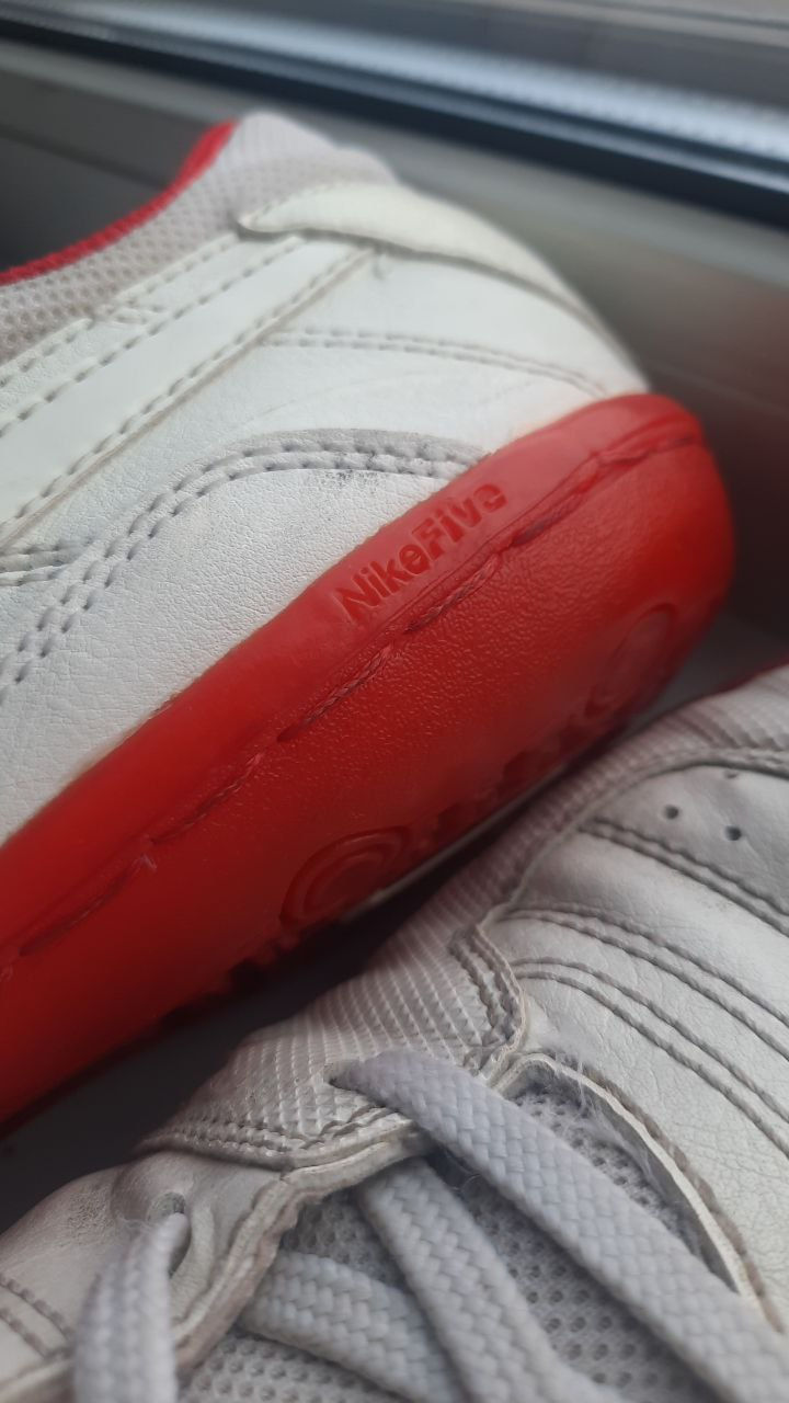 Vând ghete pentru futsal (fotbal sala - pe parchet) Nike 5 T-1 Mărimea 40.5 foto 6
