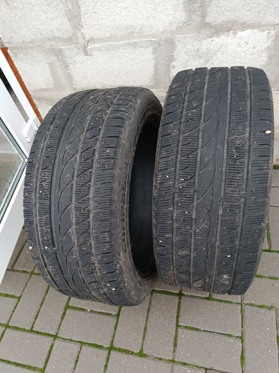 235/45R17