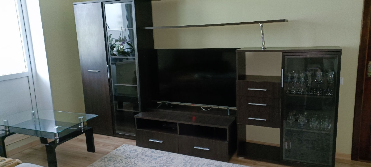 Mobila pentru living cu masa din sticla foto 0