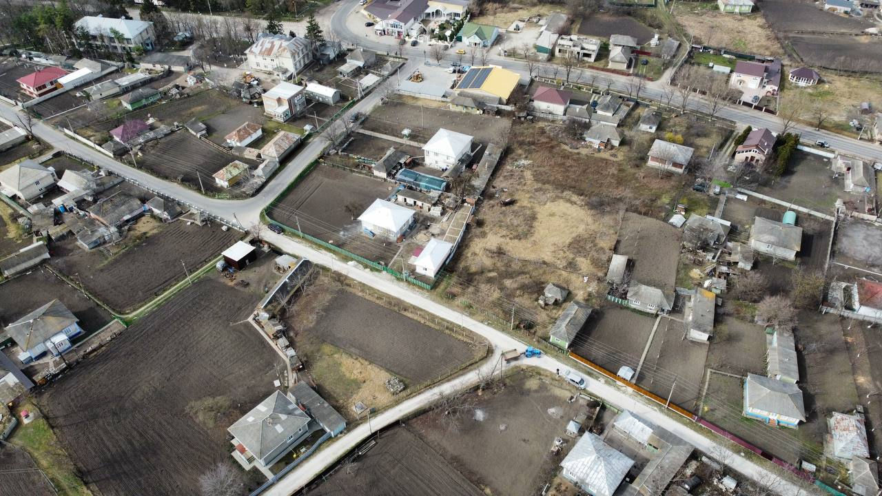 🏡 Teren de vânzare pentru construcții – or. Pelinia, raionul Drochia foto 2