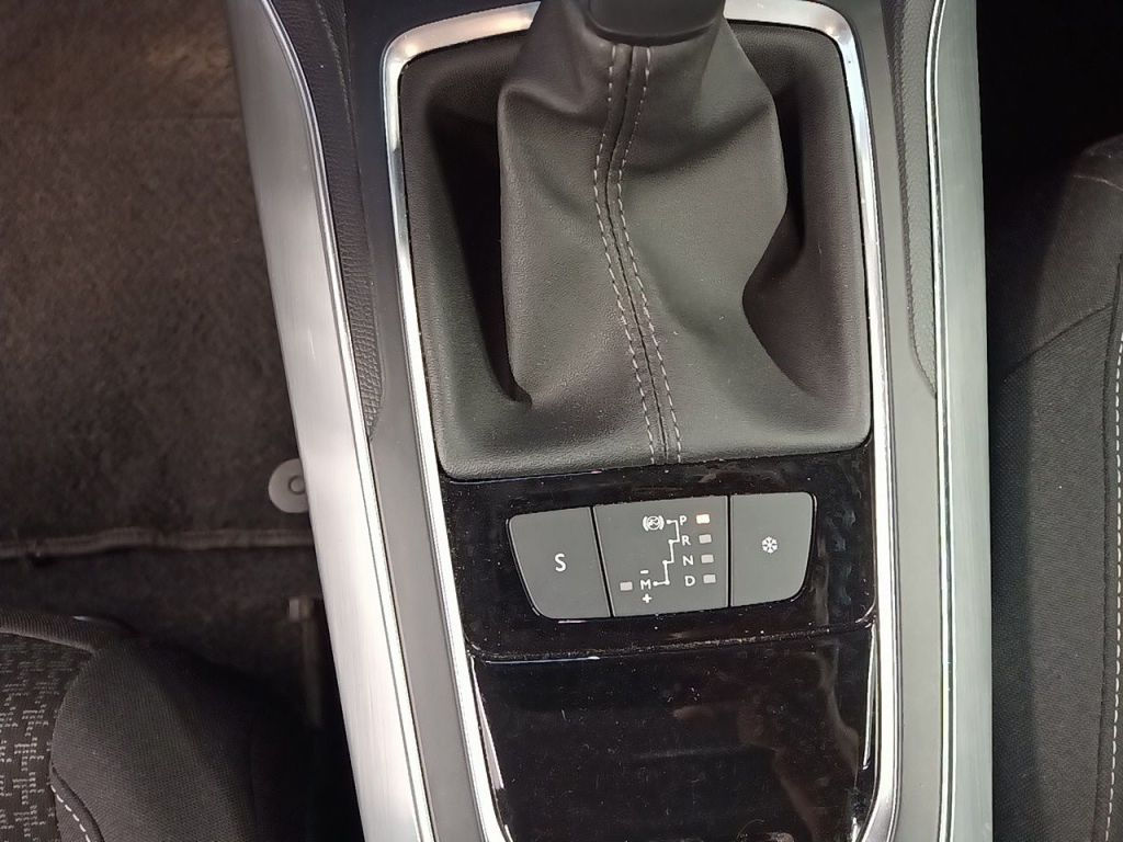 Peugeot 308 foto 8