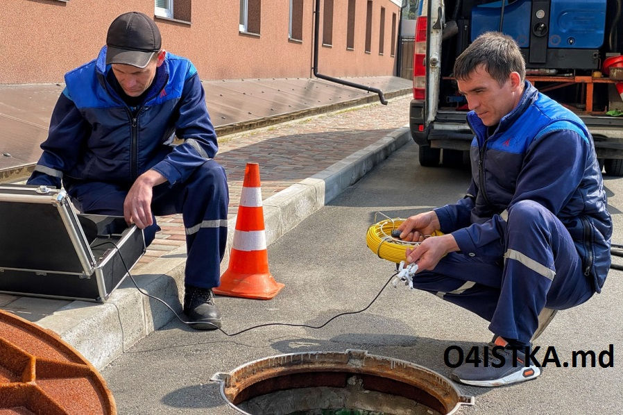 Desfundarea si curatirea canalizării. Прочистка и чистка канализации. foto 6