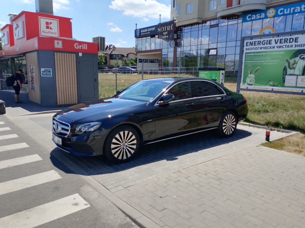 Mercedes E-Class foto 0