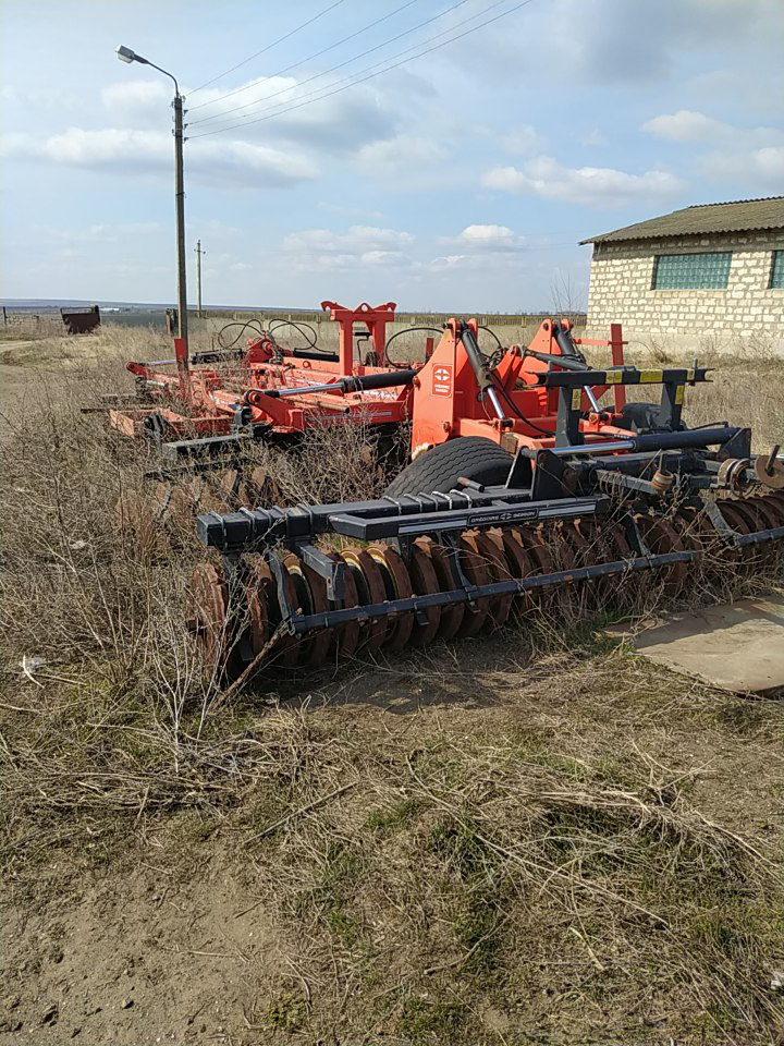 tehnica agricola formata din mai multe unitati foto 5