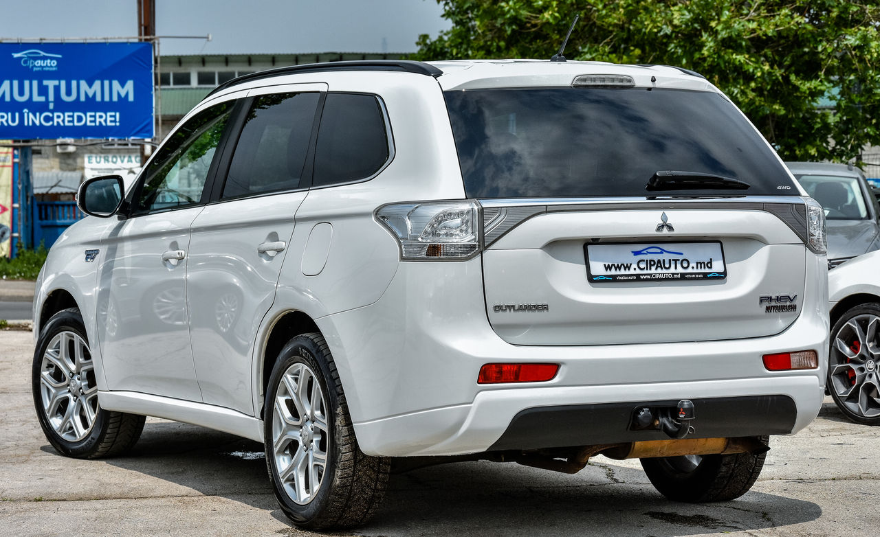 Mitsubishi outlander cw