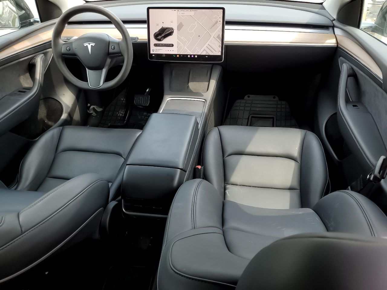 Tesla Model Y foto 8