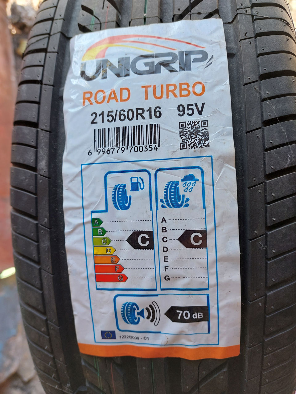 215/60 R16 продам резину 1 штука, под запаску или для других целей. фото 4