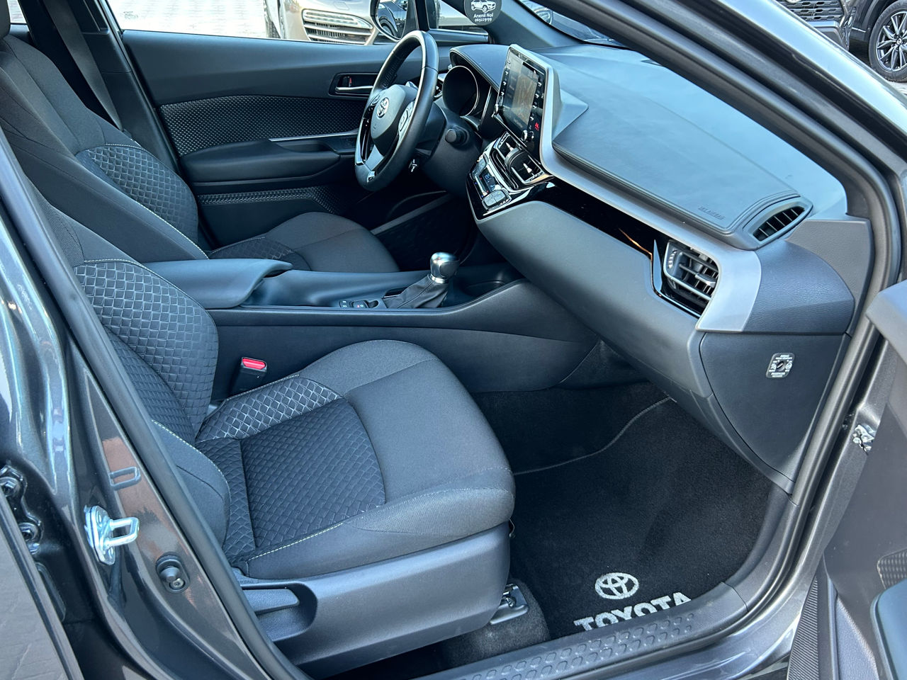 Toyota C-HR foto 14
