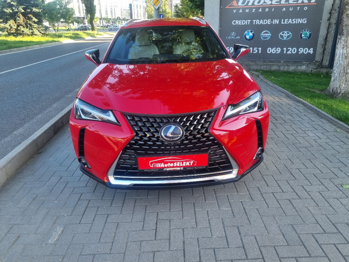 Lexus UX 2019 photo 2