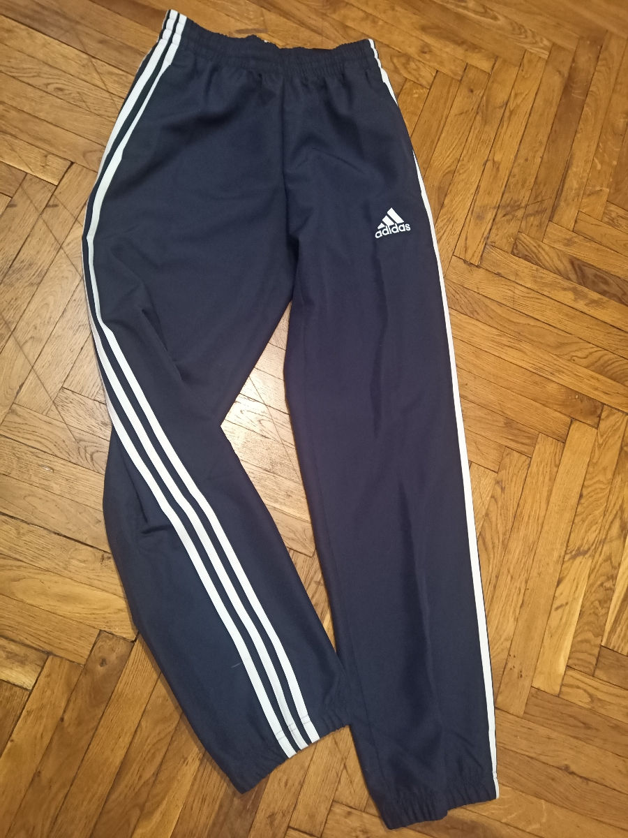 Costum sportiv Adidas foto 3