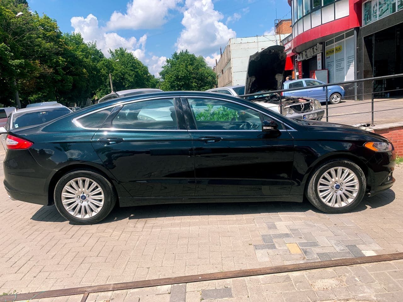 Ford fusion капот