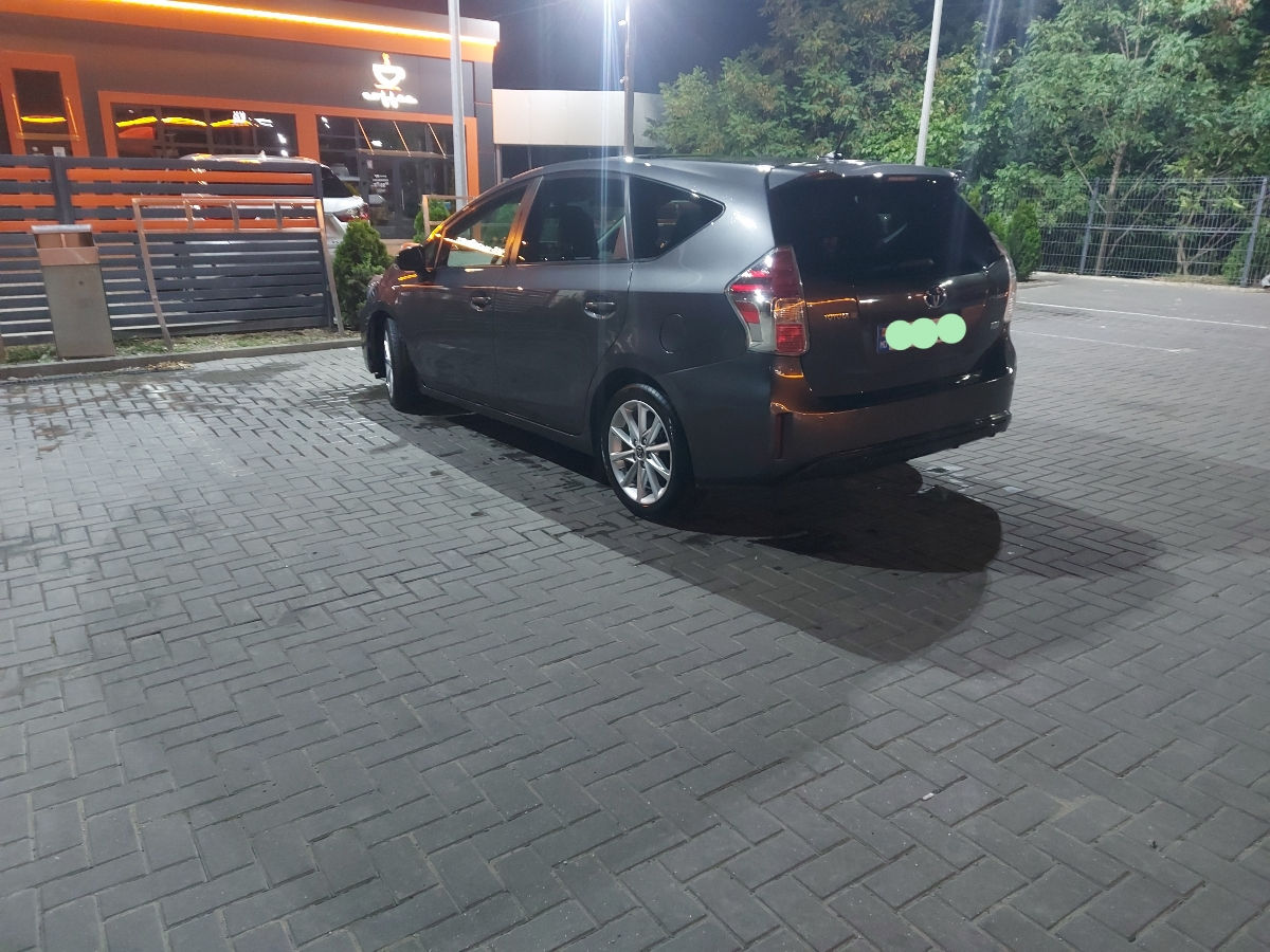 Toyota Prius + foto 3