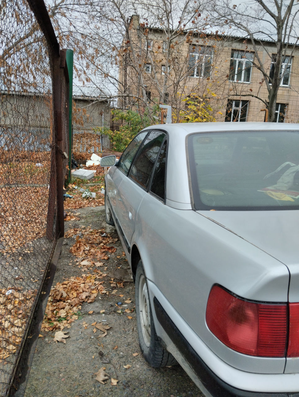 Audi 100 foto 2