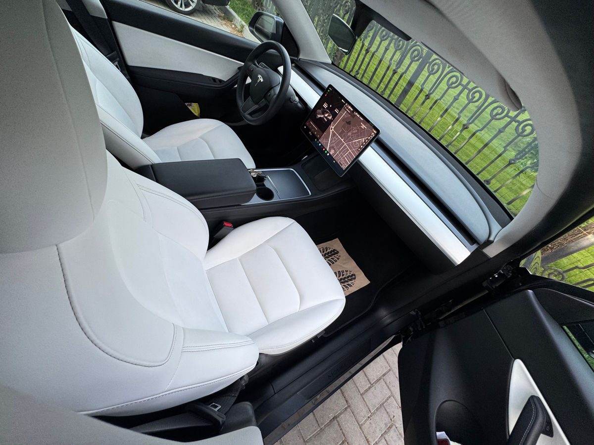Tesla Model Y foto 9