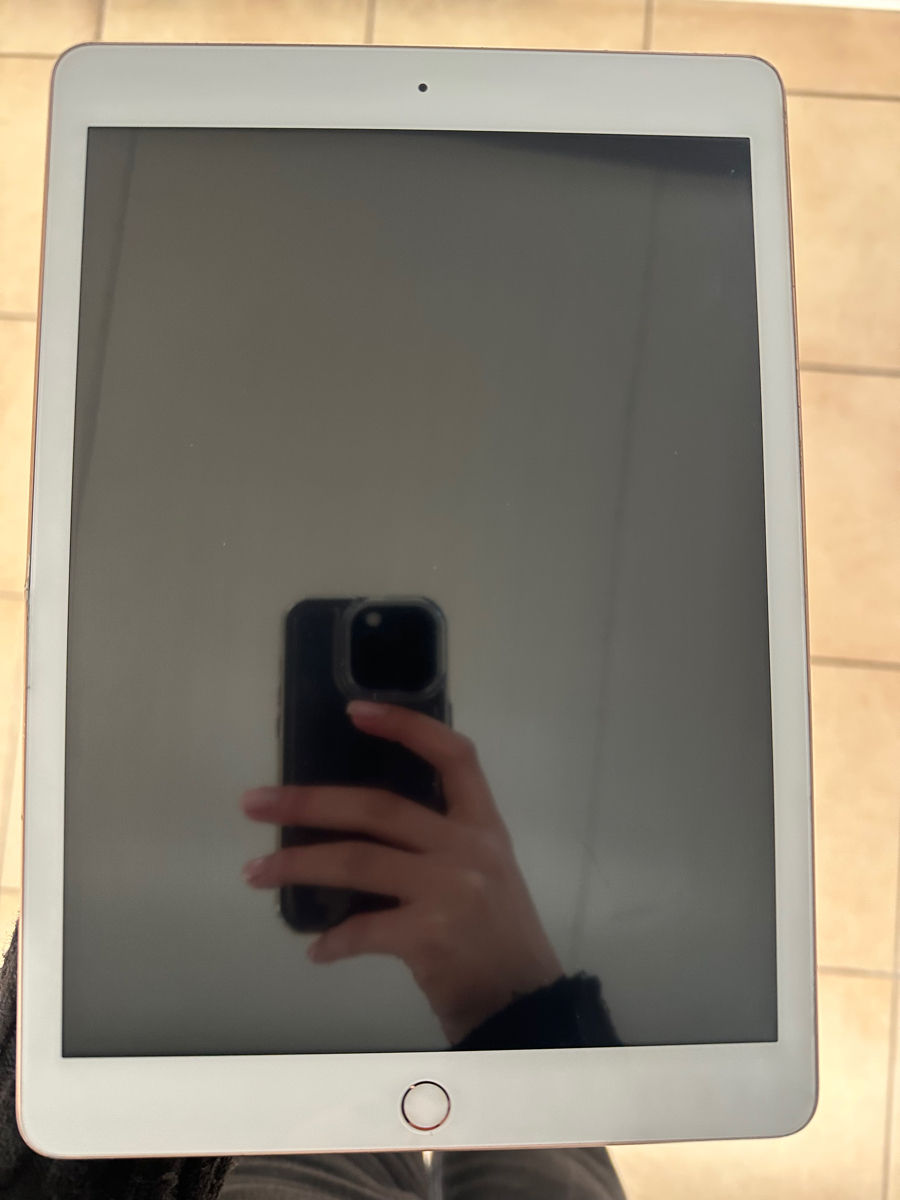 Продаю планшет  foto 0