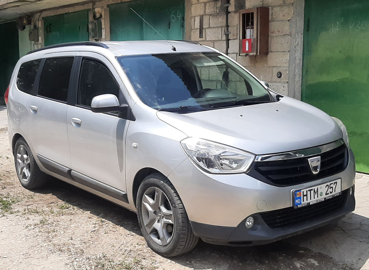 Dacia Lodgy 2013 г. с пробегом 106500 км, Дизель, 7650 €