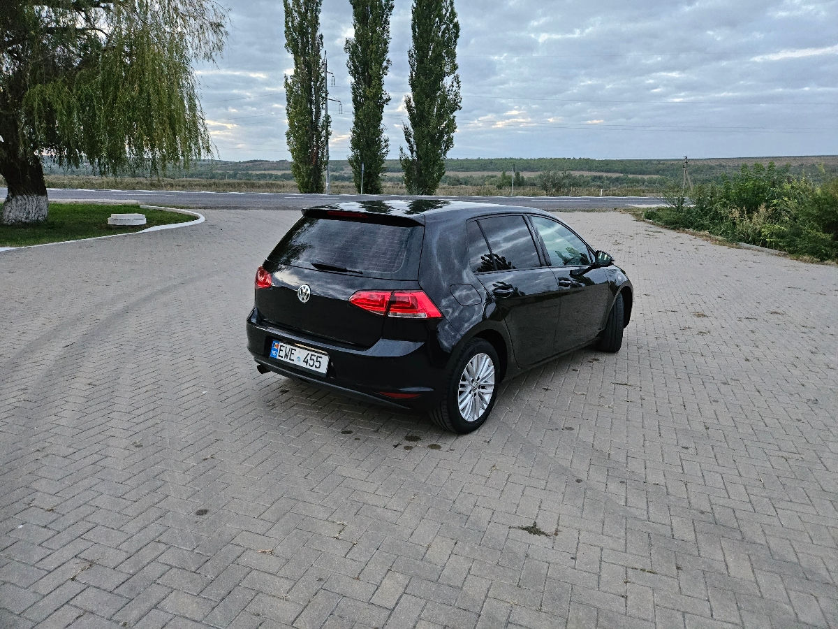 Volkswagen Golf foto 1