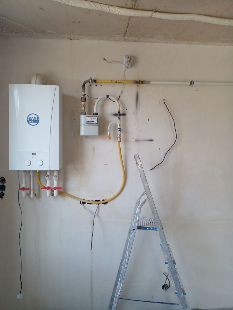 Svarscic Electrogazosudor profesional la sudarea tevilor de gas .apa . si constructii metalice. foto 3