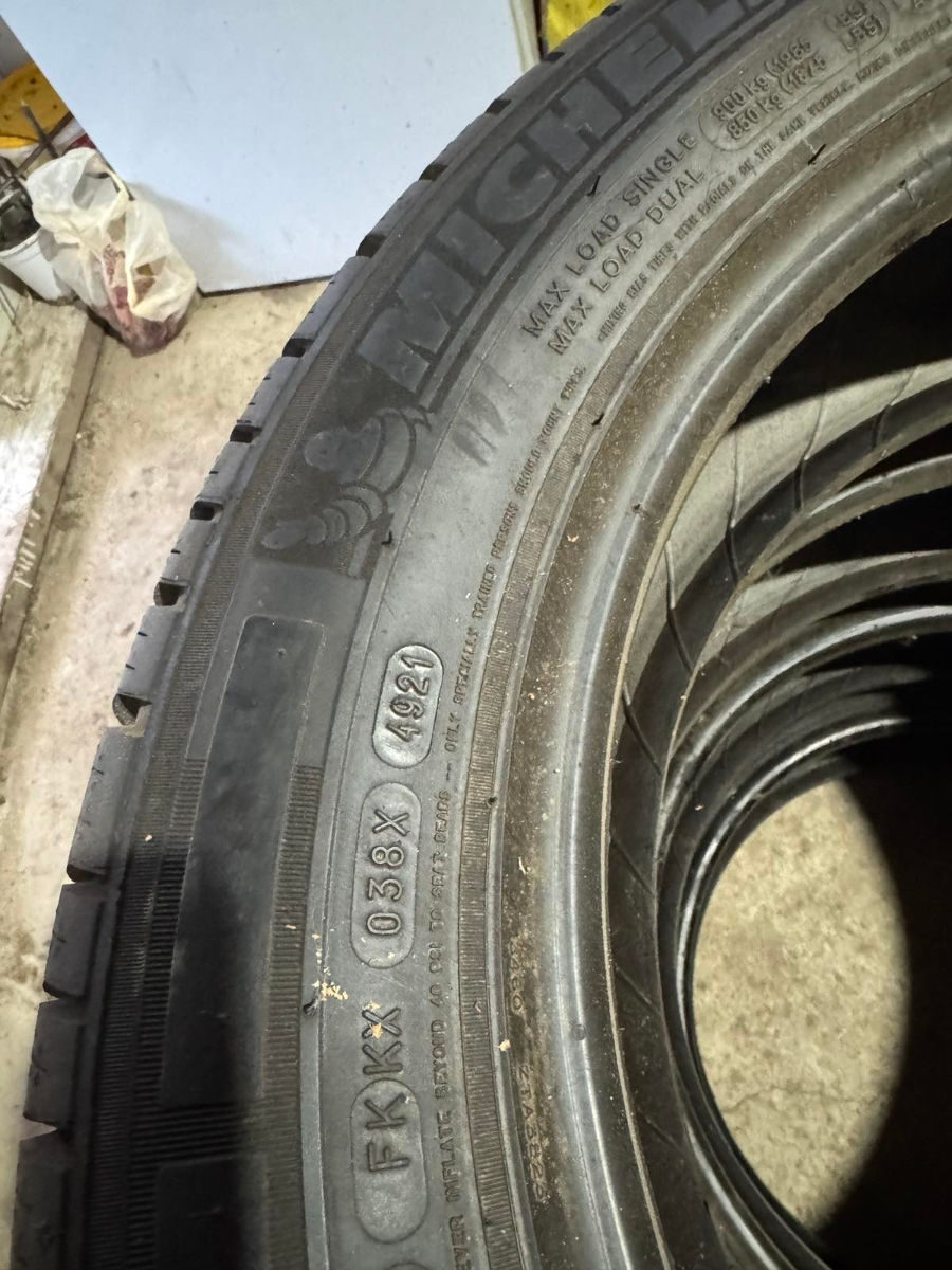 Michelin Agilis 215/60 R17C foto 2