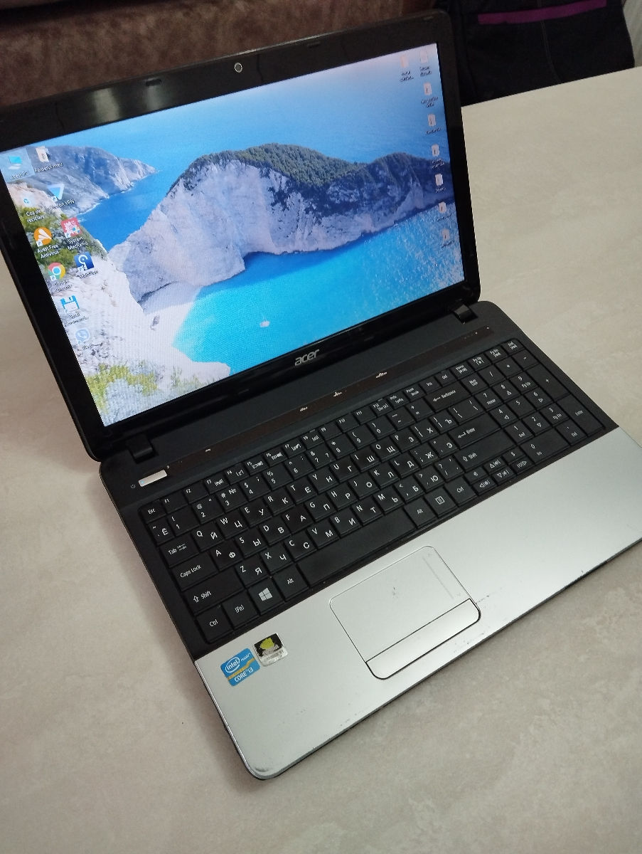 Vând laptop Acer + geantă laptop cadou foto 0